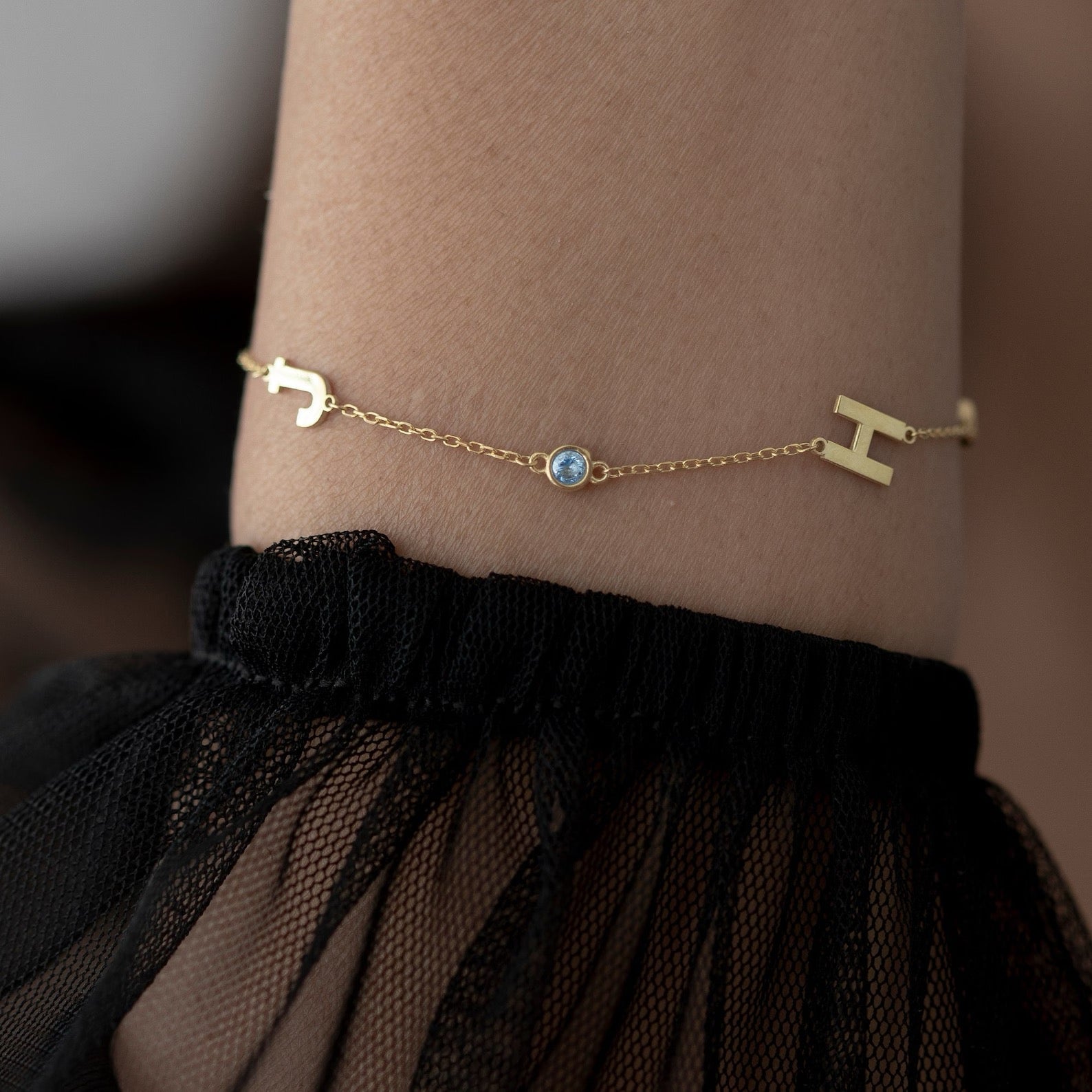 Family Birthstone Letter Bracelet for Lover, Gold Initial Dainty Bracelet